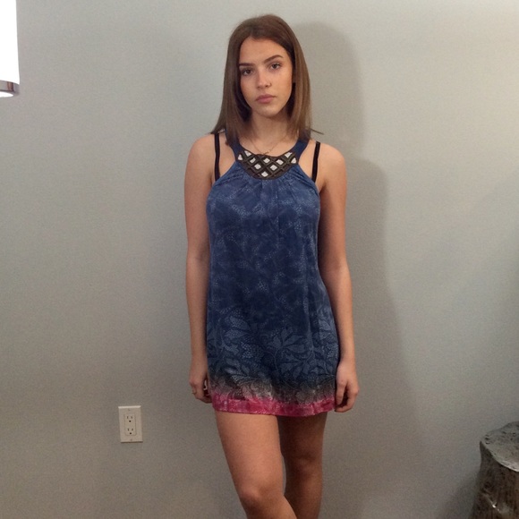 NWT Language blue halter top, size L - Picture 2 of 4